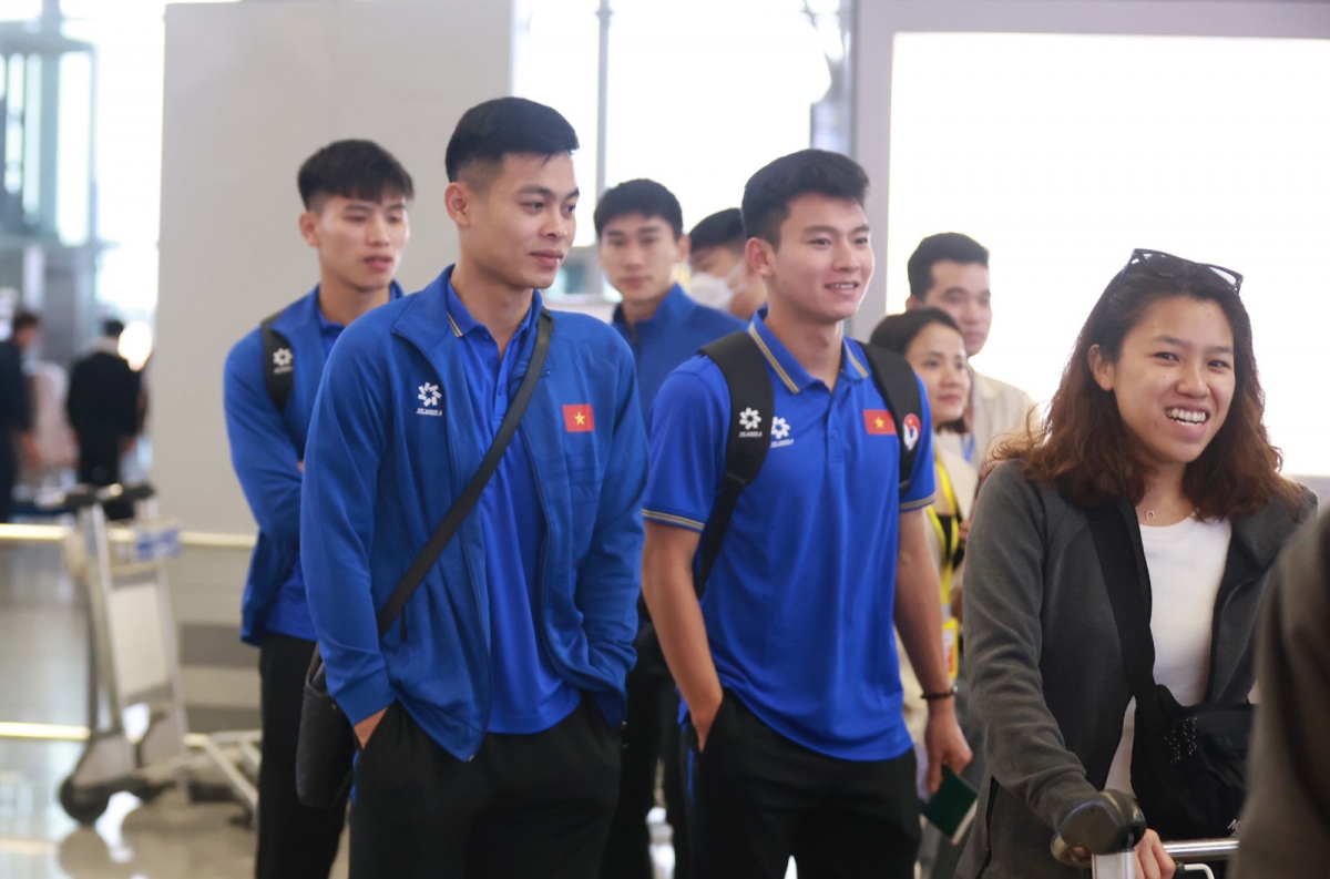 local footballers depart for indonesia to compete in second world cup qualifiers picture 1