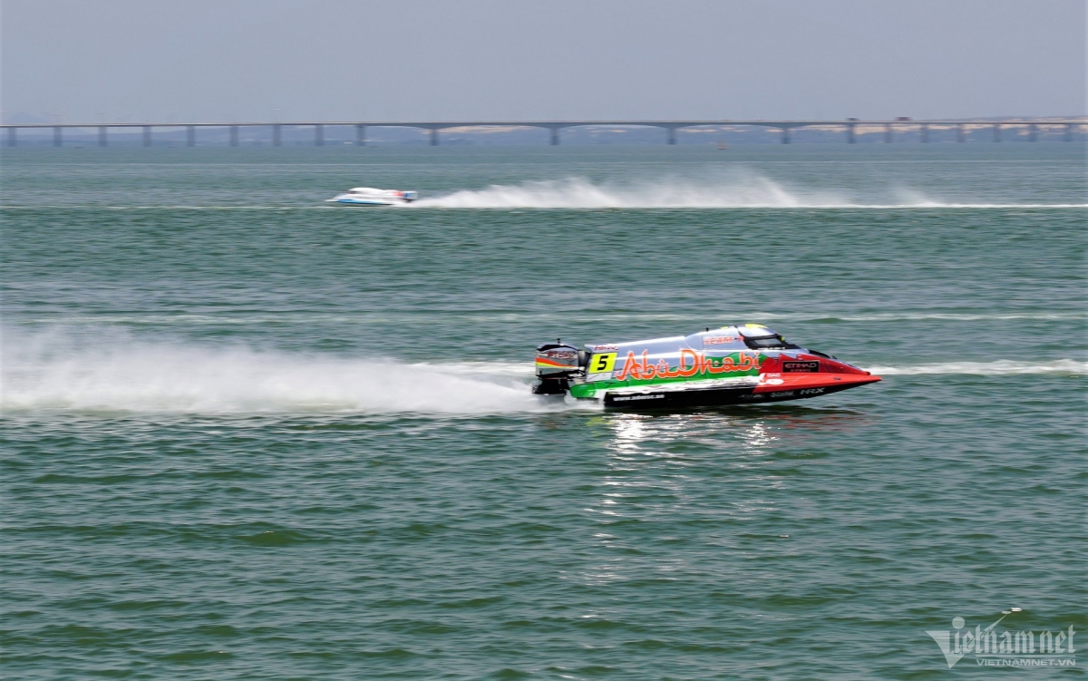 loud cheers to uim f1h2o world championship teams picture 5