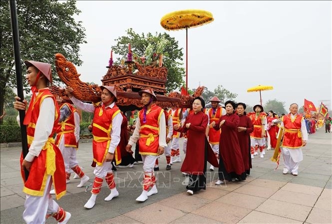 palanquin procession held to commemorate nation s ancestors - hung kings picture 1