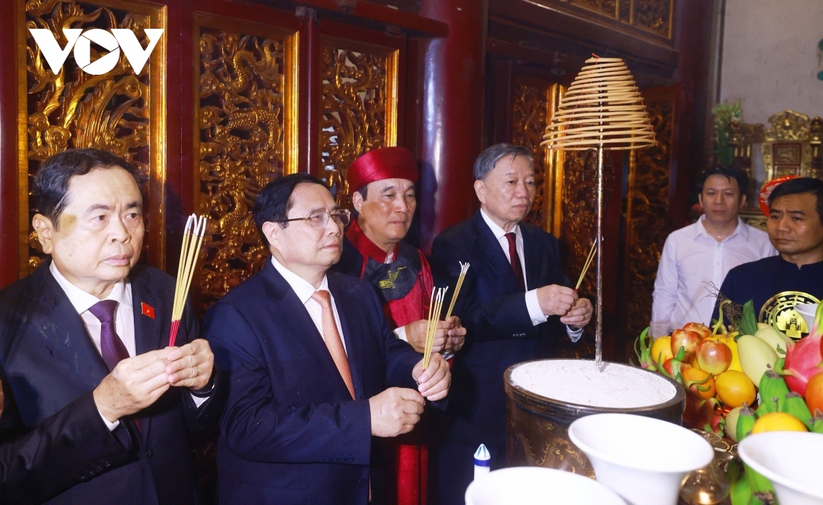 party, state leaders commemorate hung kings - nation s founders picture 1