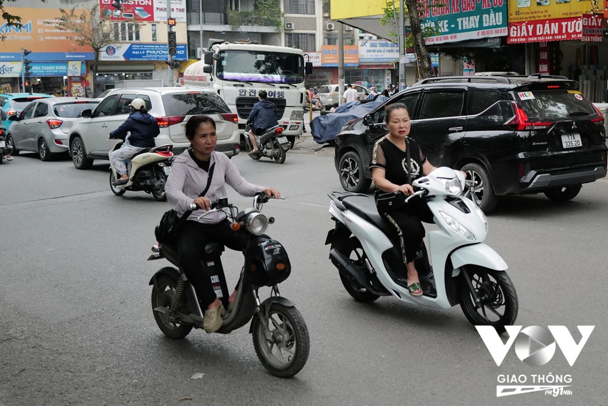  cay lon tuoi khong chiu doi mu bao hiem hinh anh 18