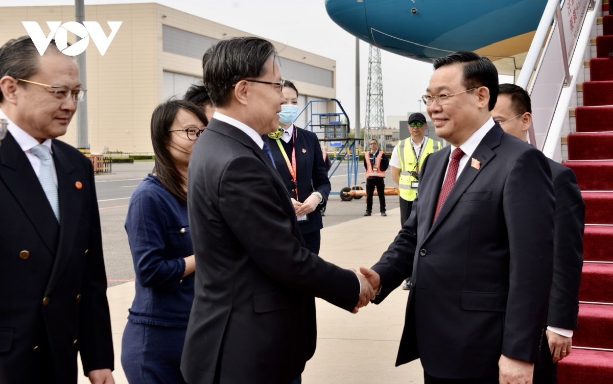 top vietnamese legislator arrives in beijing for six-day china visit picture 1