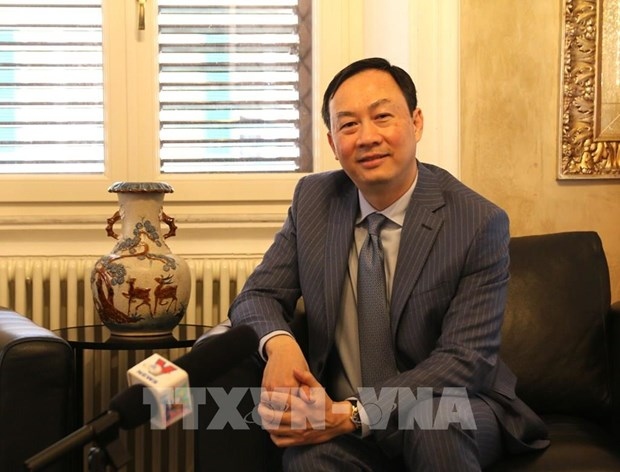 ambassador pushes for closer ties between vietnamese localities, sicily region picture 1