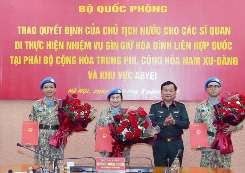 three vietnamese officers dispatched to un peacekeeping missions picture 1