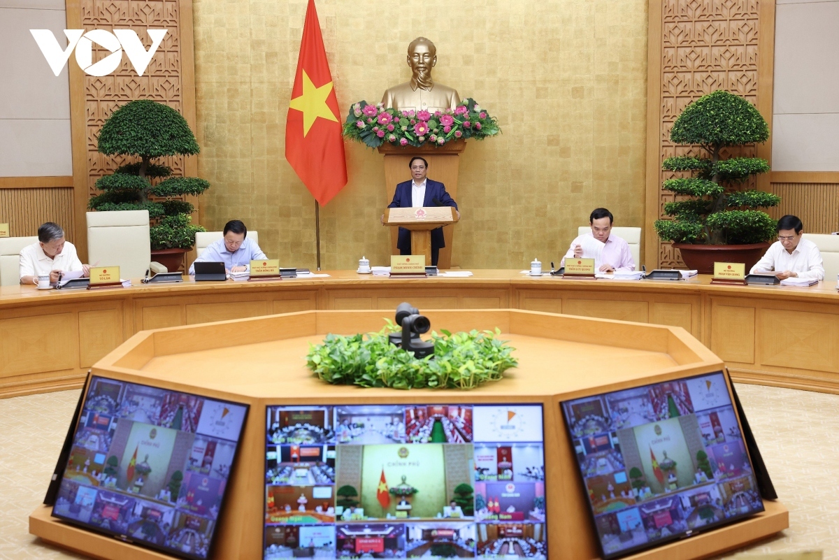 vietnam sticks to 6.5 economic growth target, says pm picture 2