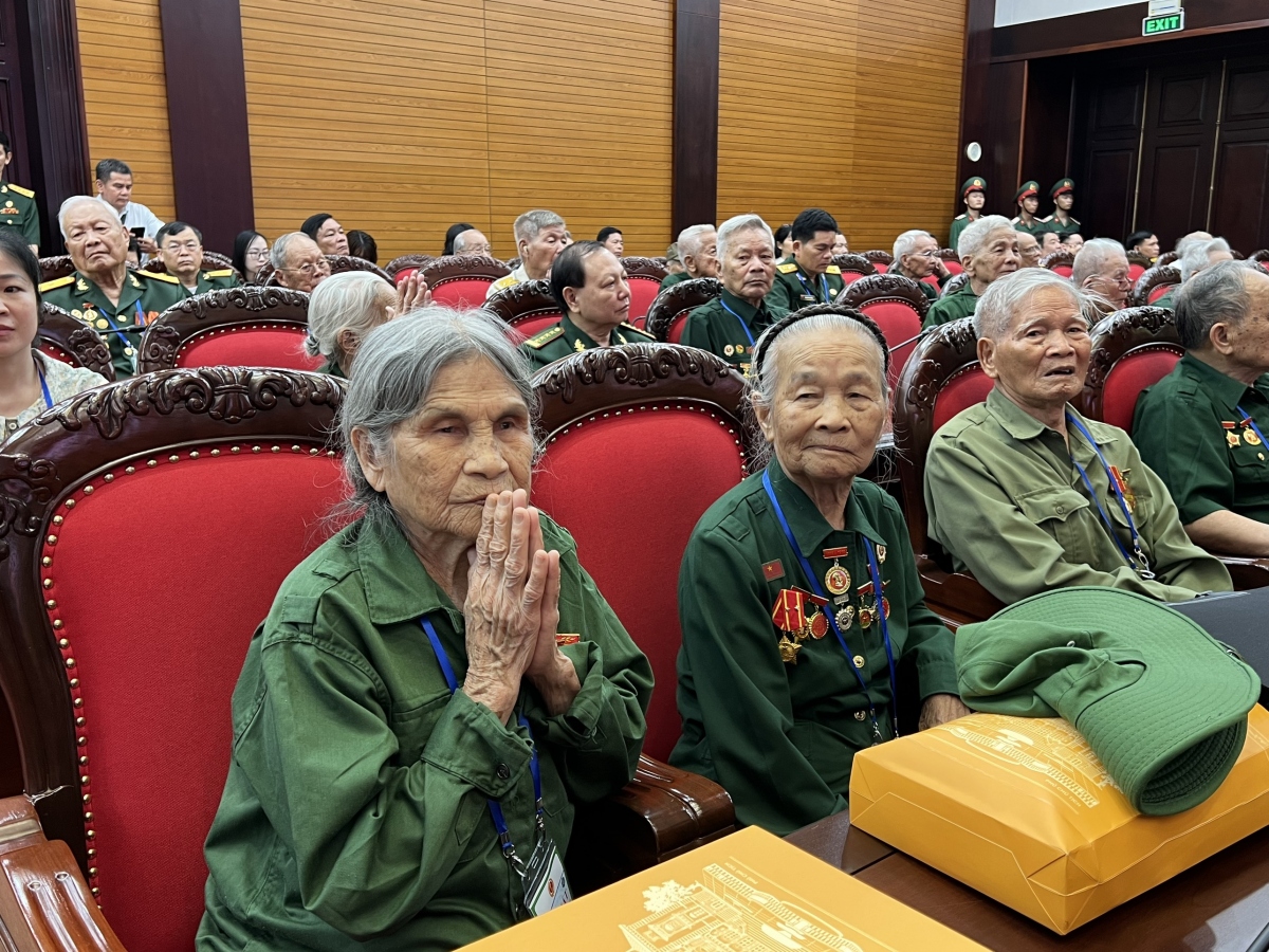 lanh dao Dang, nha nuoc gap mat dai dien chien si Dien bien, dan cong hoa tuyen hinh anh 4