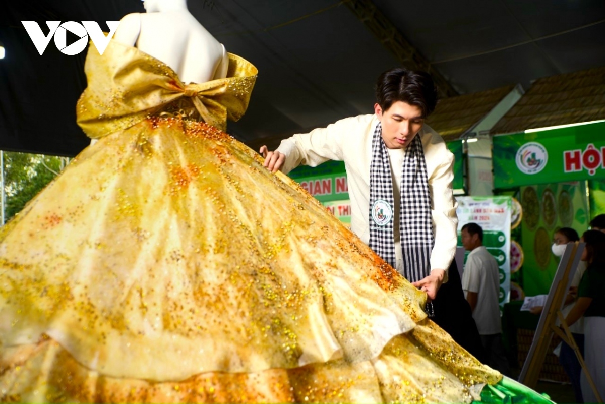 traditional cake festival showcases 100 signature kinds picture 13