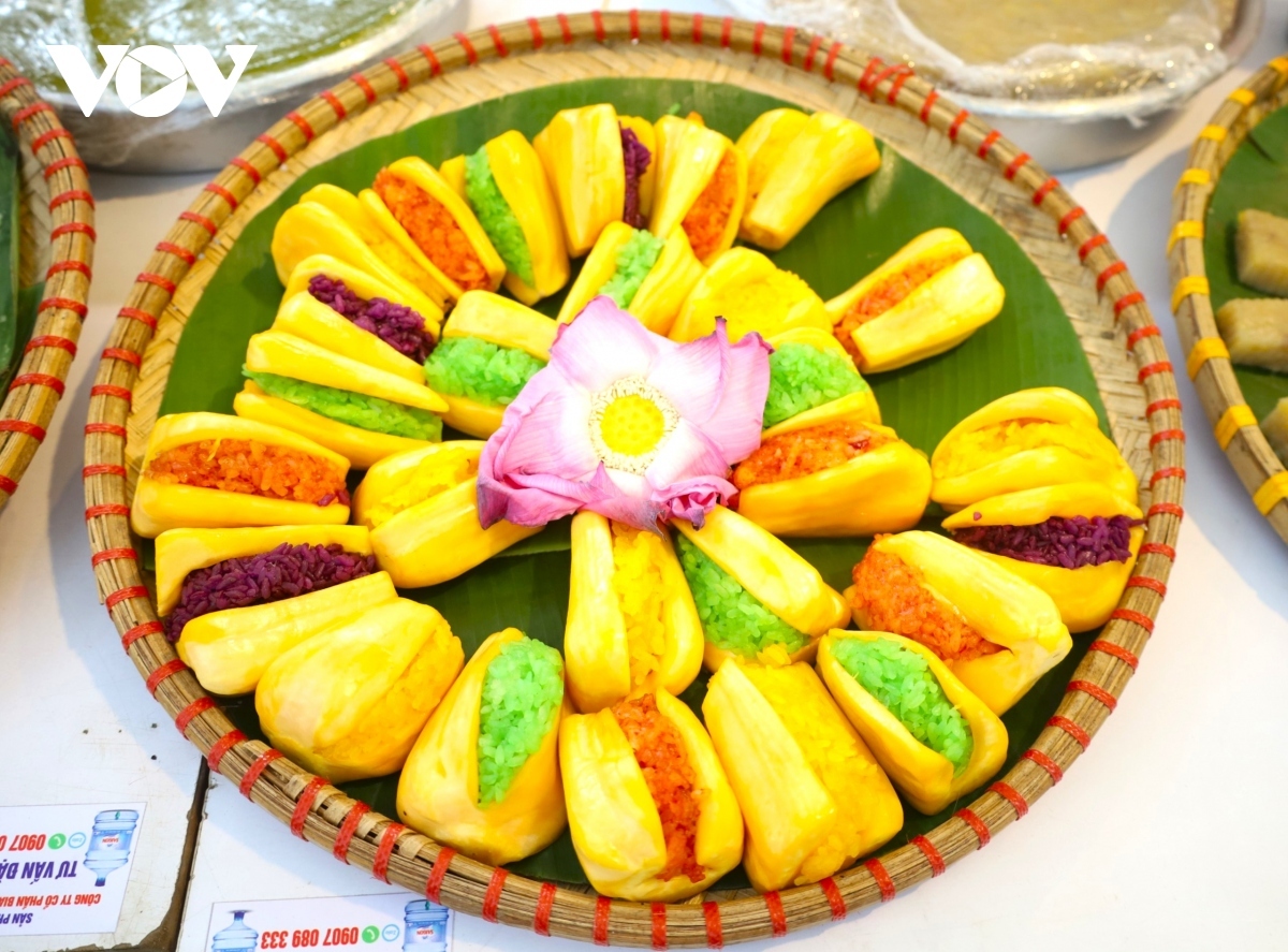 traditional cake festival showcases 100 signature kinds picture 6