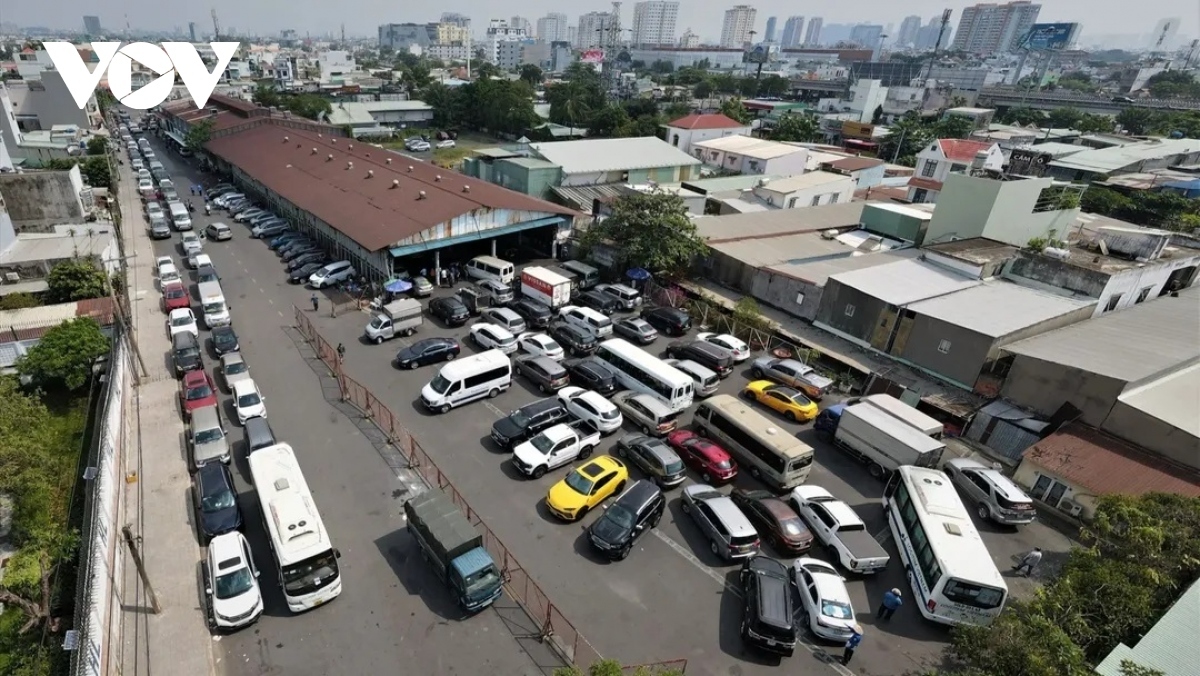 nhieu trung tam dang kiem o ha noi hoat dong het cong suat hinh anh 1