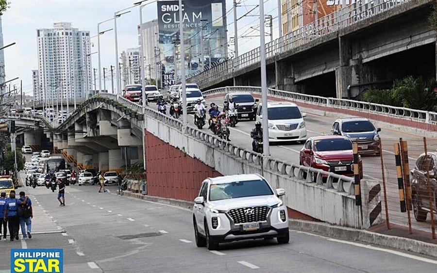 Philippines thay đổi giờ làm để tránh tắc đường ở vùng thủ đô- Ảnh 1.