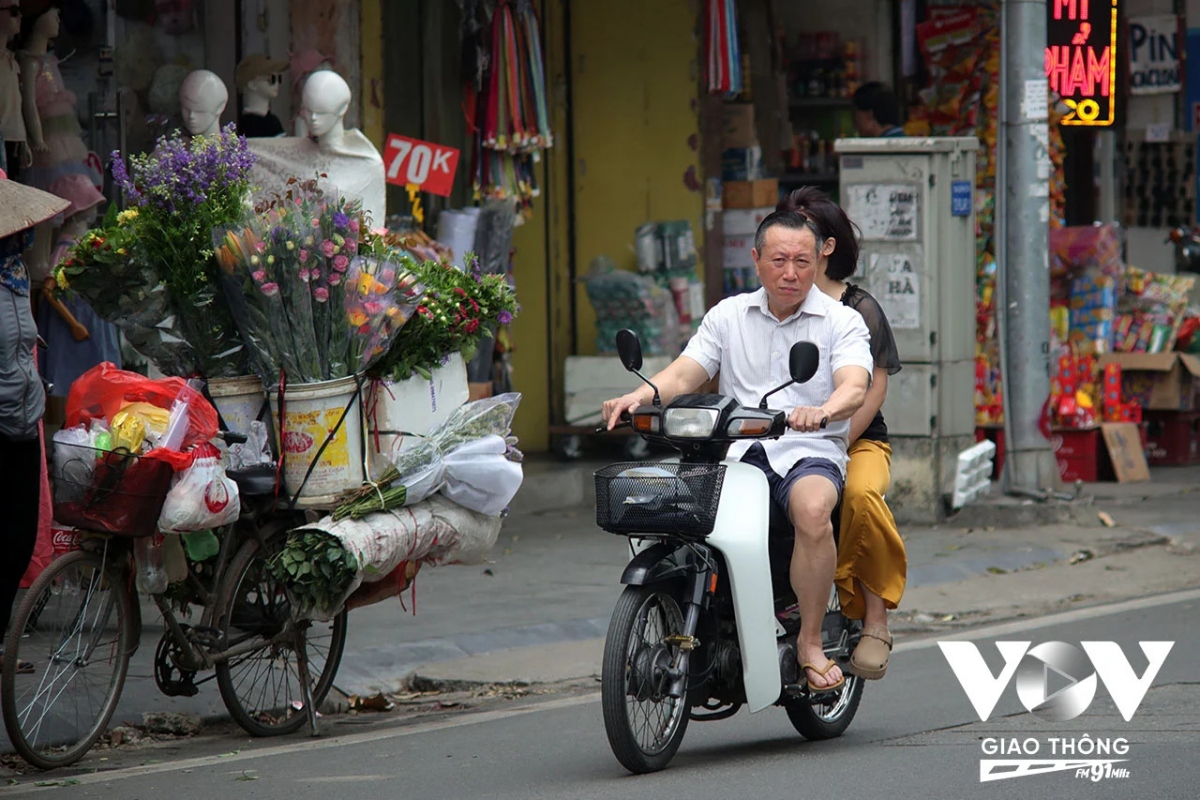  cay lon tuoi khong chiu doi mu bao hiem hinh anh 1