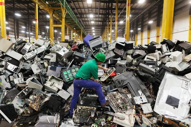 Solutions proposed to tackle growing challenge of electronic waste