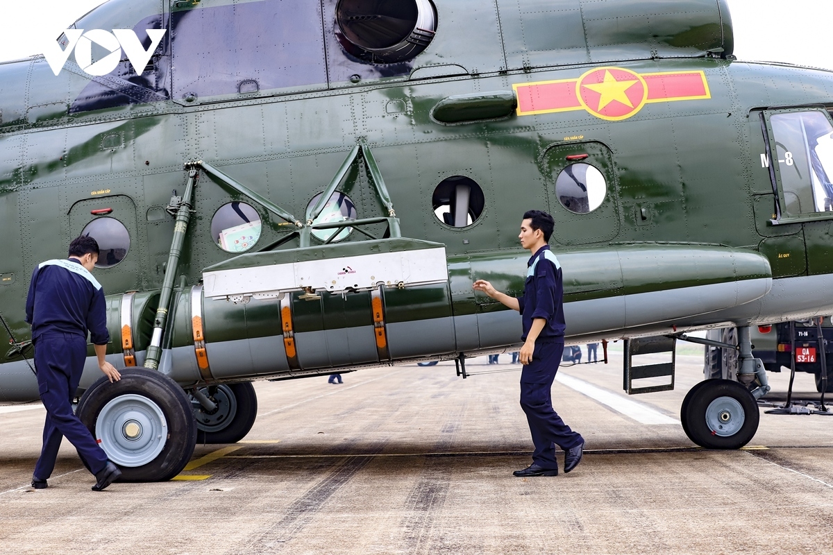 air force practices in celebration of 70th anniversary of dien bien phu victory picture 1