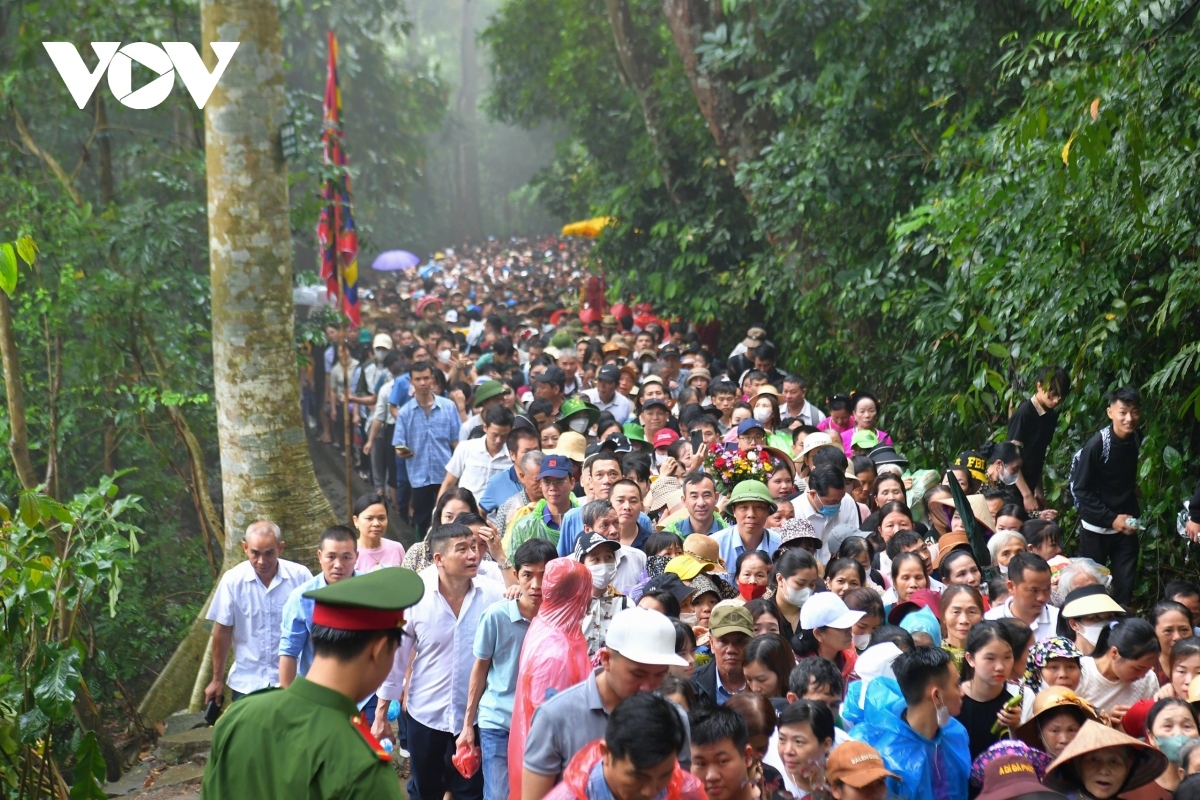 localities commemorate legendary ancestors - hung kings picture 2