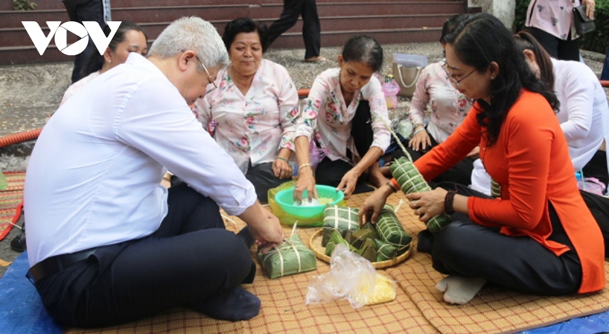 localities commemorate legendary ancestors - hung kings picture 8