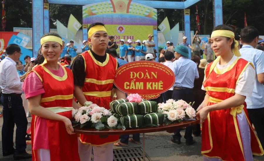 traditional cake making contest commemorates hung kings - nation s founders picture 4