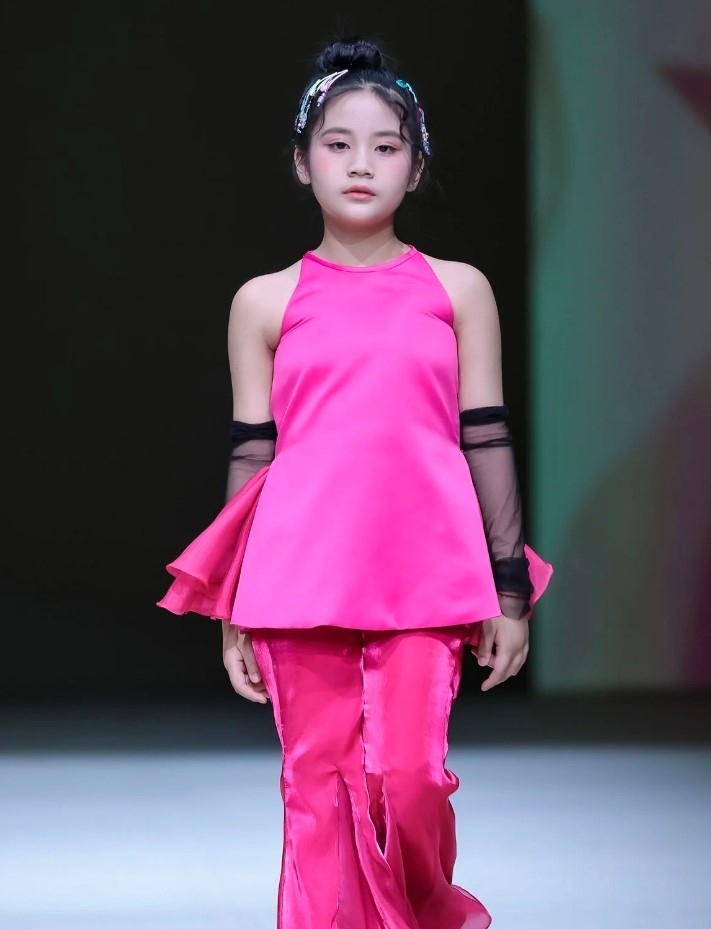 vietnamese child models impress shanghai fashion week picture 1
