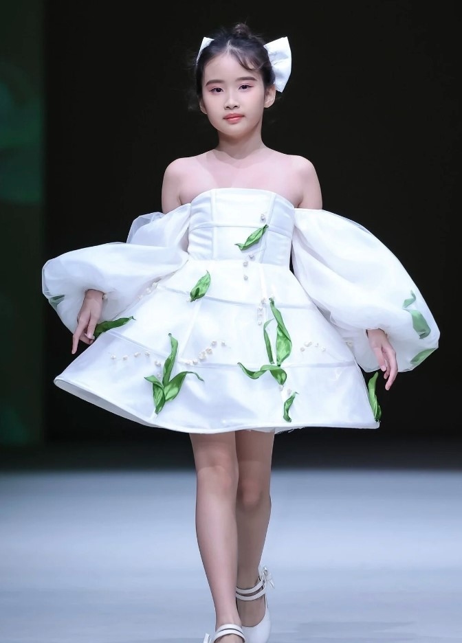 vietnamese child models impress shanghai fashion week picture 2