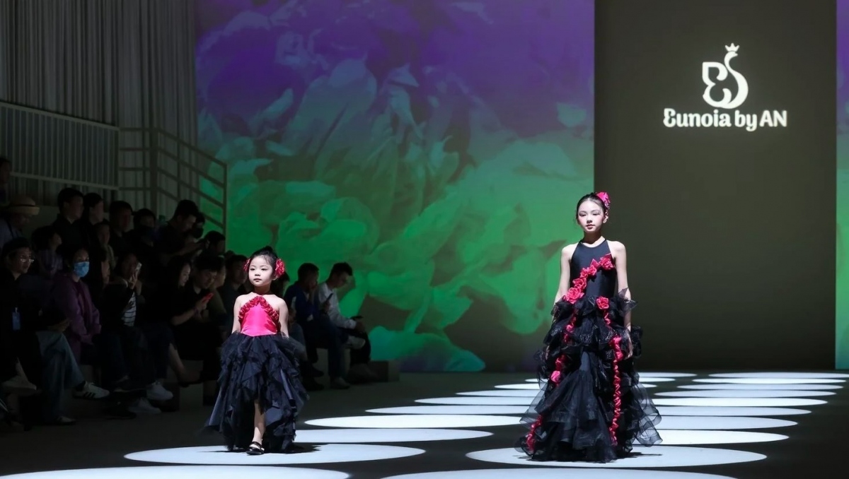 vietnamese child models impress shanghai fashion week picture 5