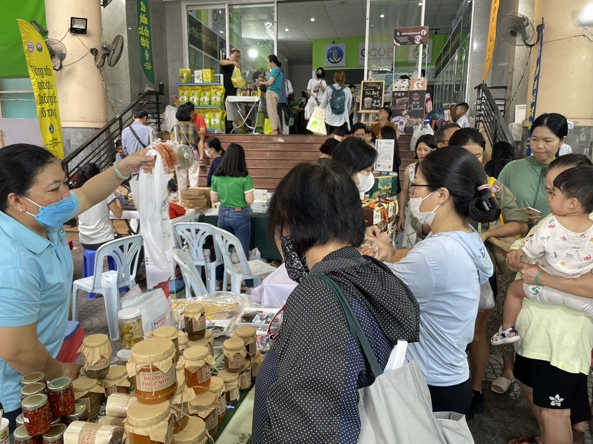 “Phiên chợ Xanh - Tử tế” đem nông sản sạch từ các vùng quê đến trung tâm TP.HCM