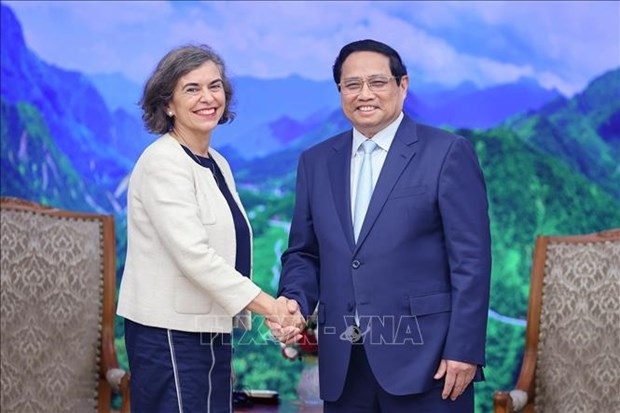 pm receives new spanish ambassador to vietnam picture 1
