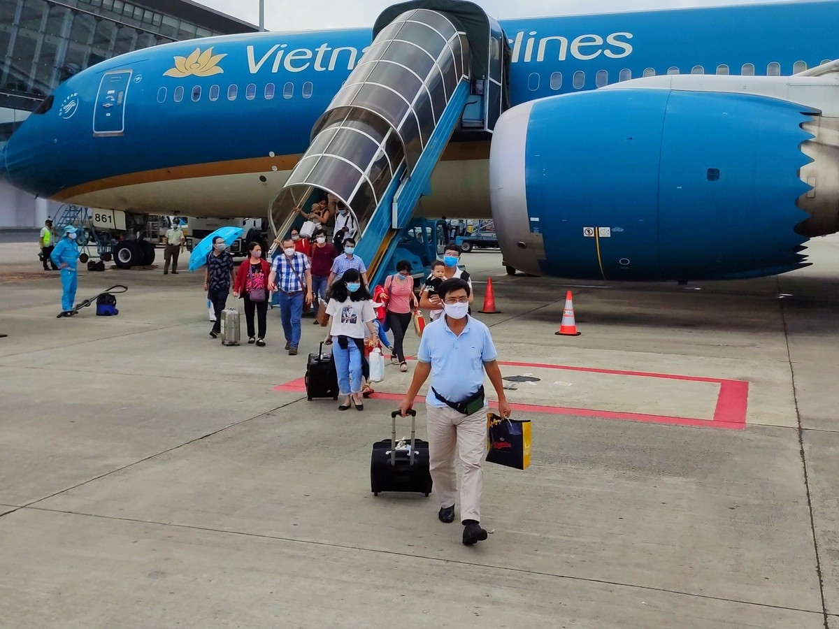 vietnamese travelers prefer outbound tours amid high domestic airfares picture 1