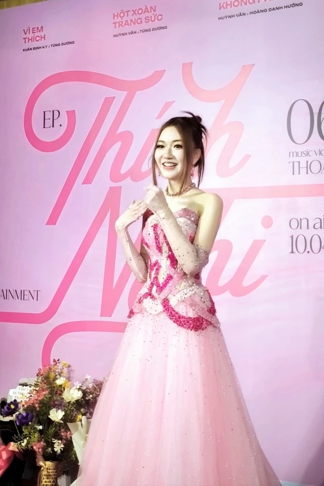 chuyen showbiz thoai nghi - top 16 miss teen universe 2022 lan san lam ca si hinh anh 1