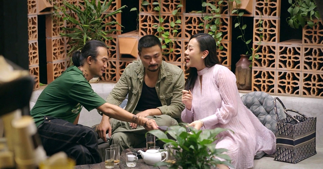 chuyen showbiz ca si huong tram len tieng ve thong tin lan truyen tren mang xa hoi hinh anh 2