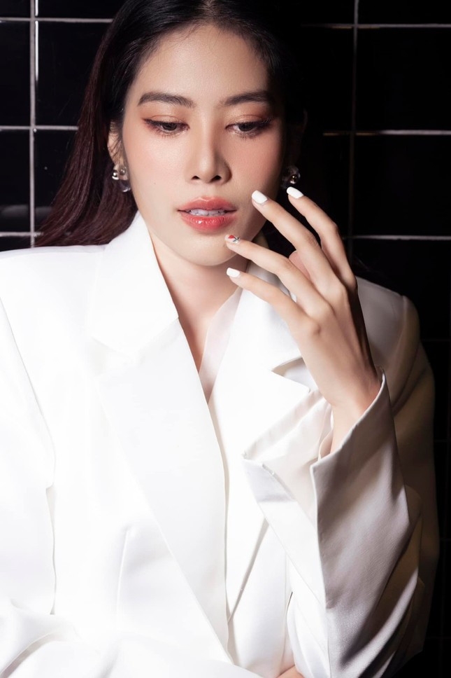 chuyen showbiz nam em cau xin khan gia buong tha hinh anh 1