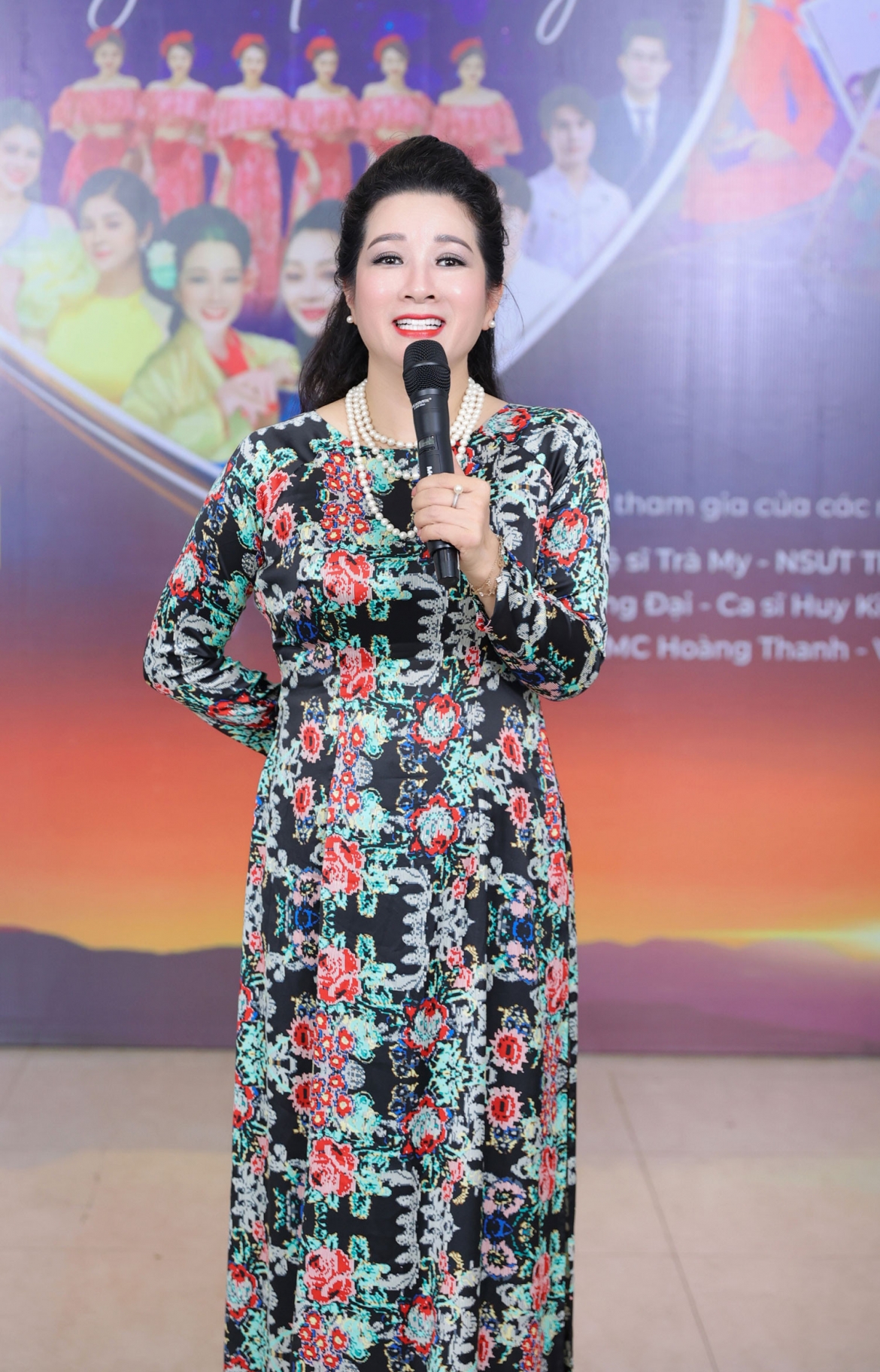chuyen showbiz nam em cau xin khan gia buong tha hinh anh 2