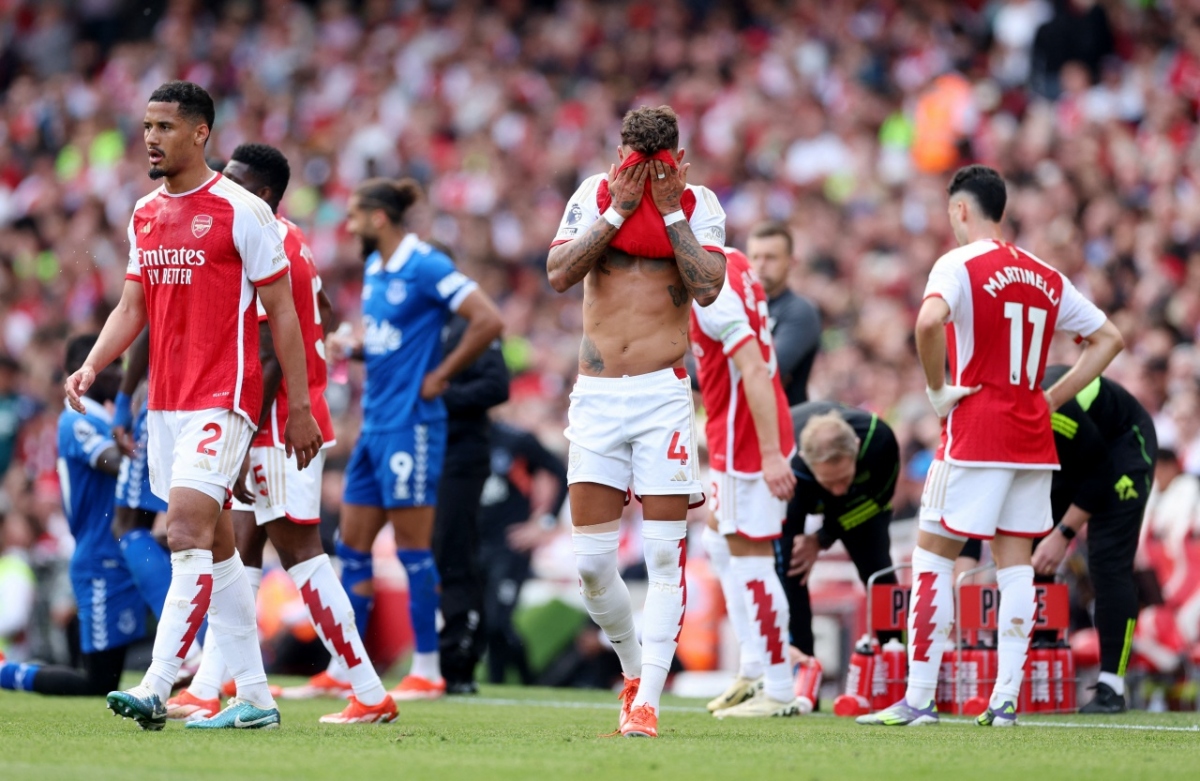 Thắng Everton, Arsenal vẫn cay đắng nhìn Man City đăng quang ngôi vô địch