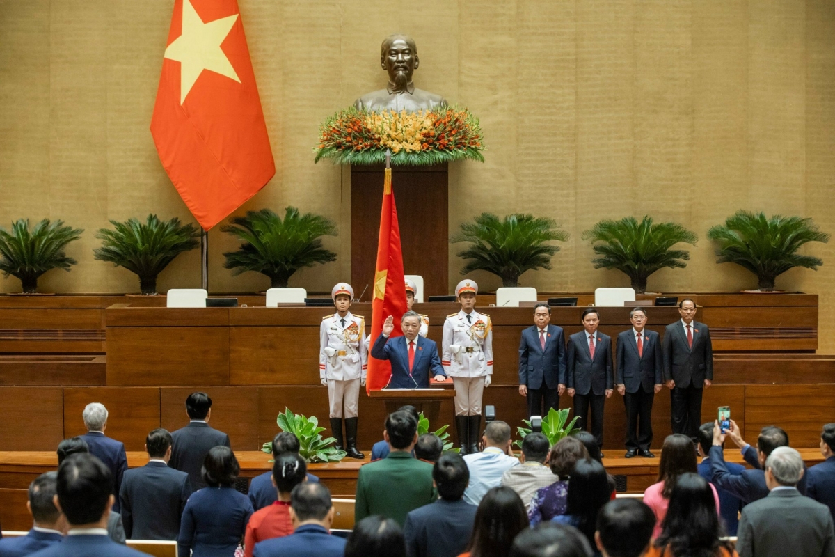 chủ tịch nước tô lâm tuyên thệ trung thành với tổ quốc và nhân dân hình ảnh 2 chu tich nuoc to lam tuyen the trung thanh voi to quoc va nhan dan hinh anh 2