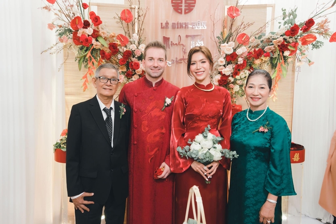 chuyen showbiz bao anh lan dau xuat hien sau khi cong khai con gai hinh anh 8