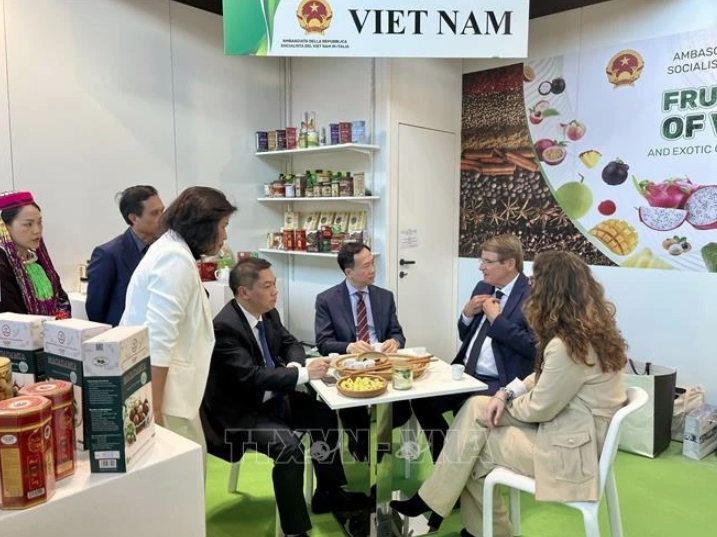 vietnamese farm produce introduced at int l fair in italy picture 1