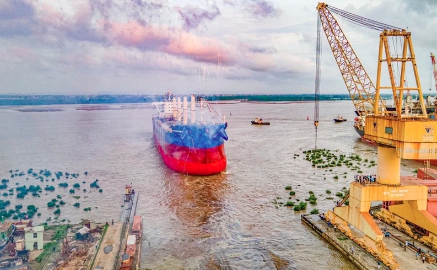 largest made-in-vietnam bulk carrier launched picture 1