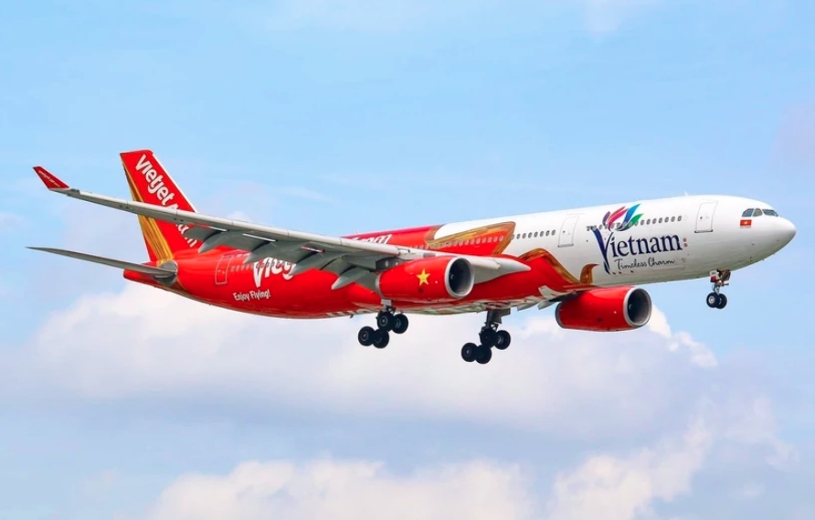 vietjet honoured with international awards by airlineratings.com picture 1