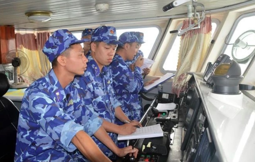 vietnamese, chinese coast guards conduct joint patrol in northern gulf of tonkin picture 1