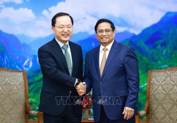 pm suggests samsung see vietnam as strategic manufacturing, export base picture 1