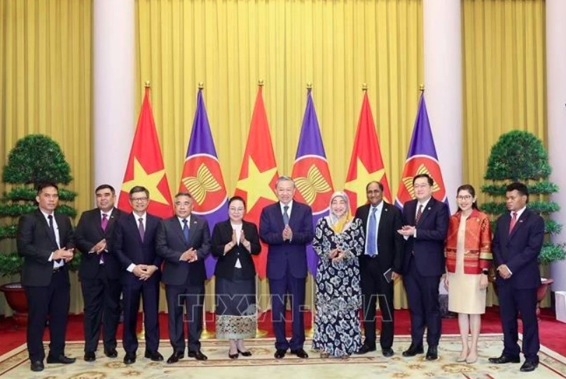 president hosts asean, timor leste diplomats picture 1