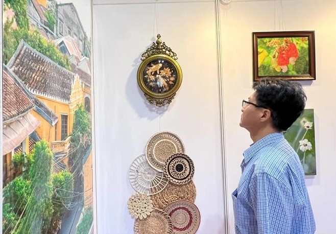 vietnamese cultural, art products displayed at hong kong art expo picture 1