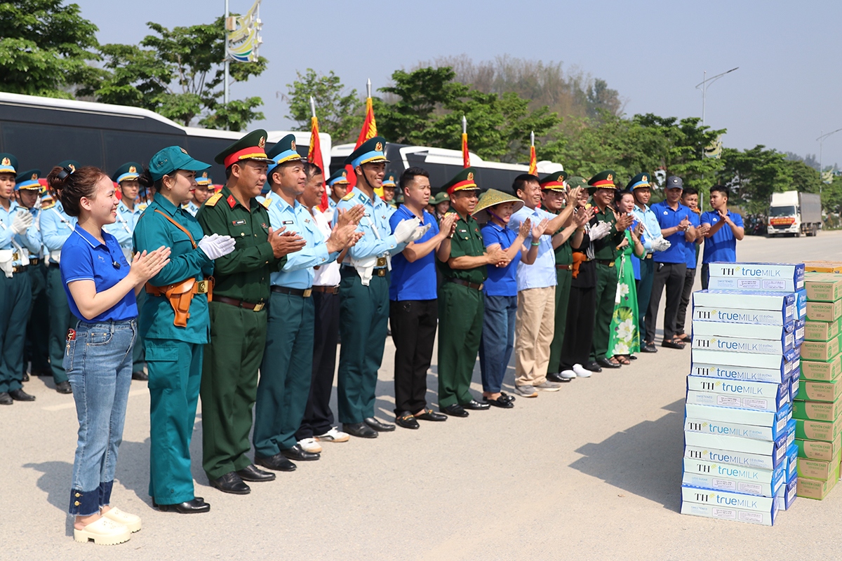 Tình quân dân trên đất Điện Biên những ngày tháng 5 lịch sử