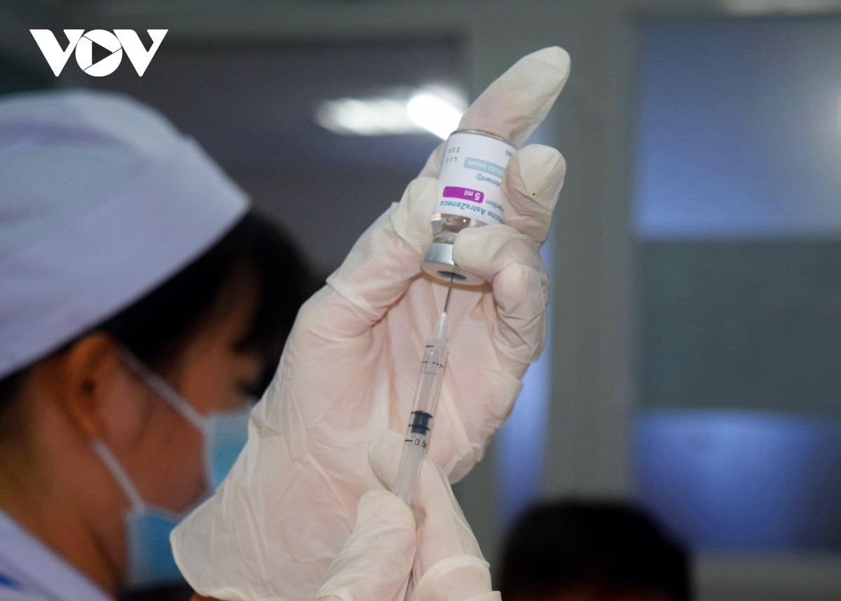 vietnam no longer uses astrazeneca vaccine against covid-19 picture 1