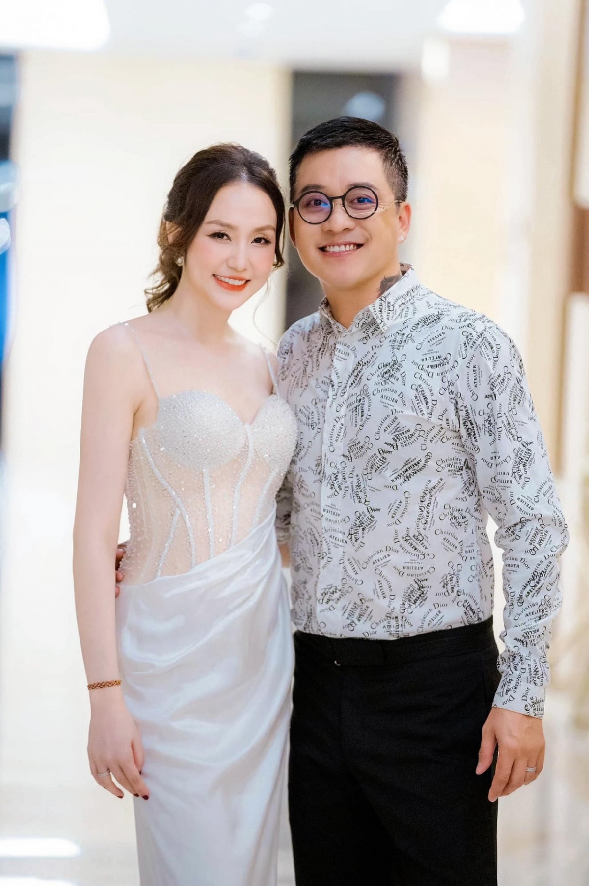 chuyen showbiz me Duc tien muon sang my nhin con lan cuoi hinh anh 3