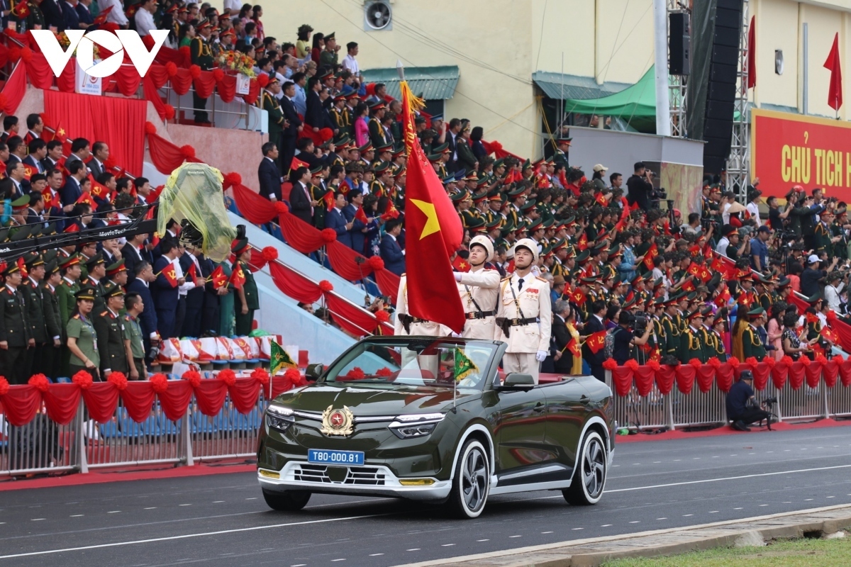 impressive images of grand military parade for dien bien phu victory celebration picture 11