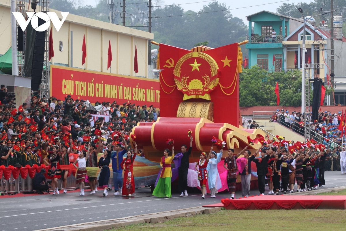 impressive images of grand military parade for dien bien phu victory celebration picture 4