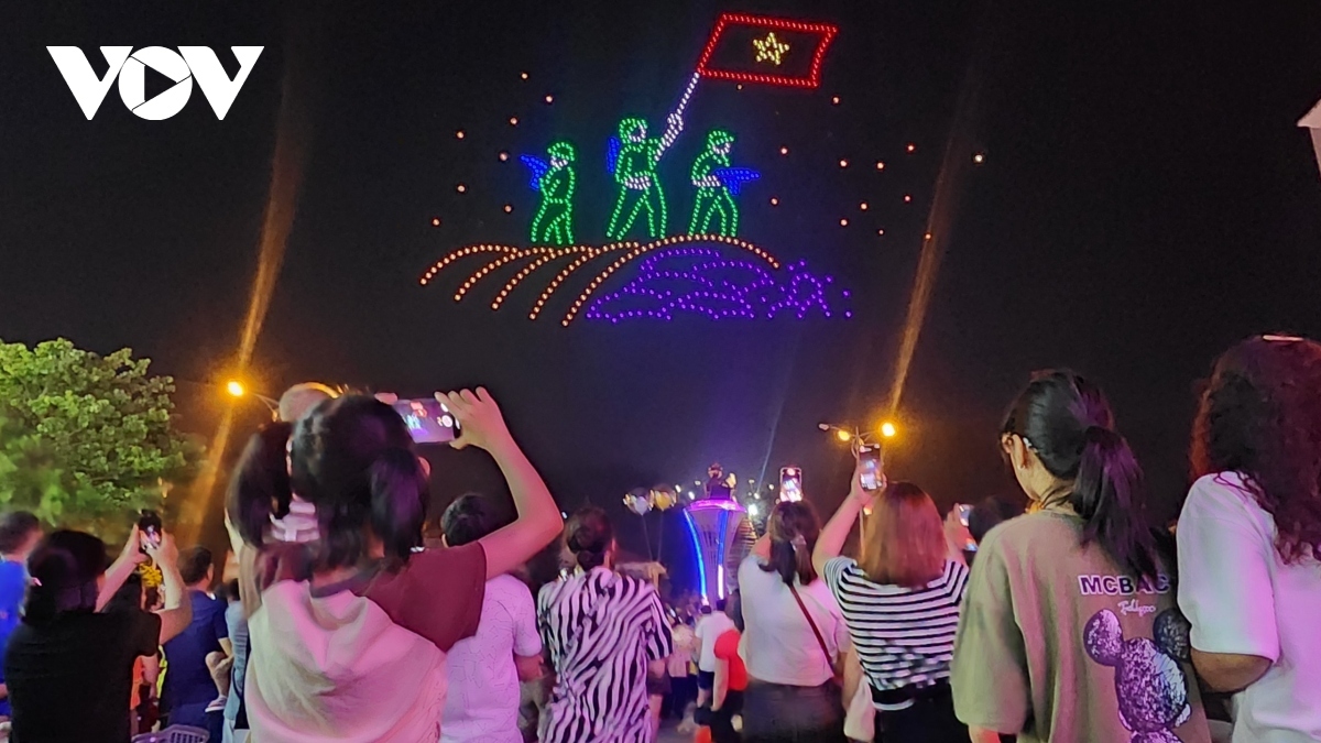 drone show lights up dien bien phu skies ahead of victory day ceremony picture 1