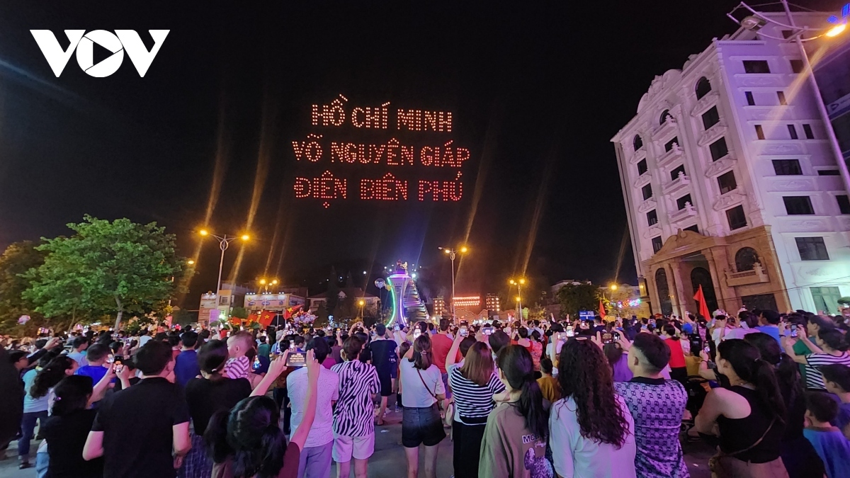 drone show lights up dien bien phu skies ahead of victory day ceremony picture 6