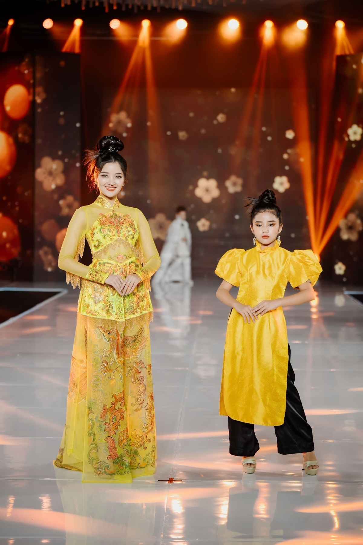 local designer promotes ao dai at bangkok kid international fashion week picture 2