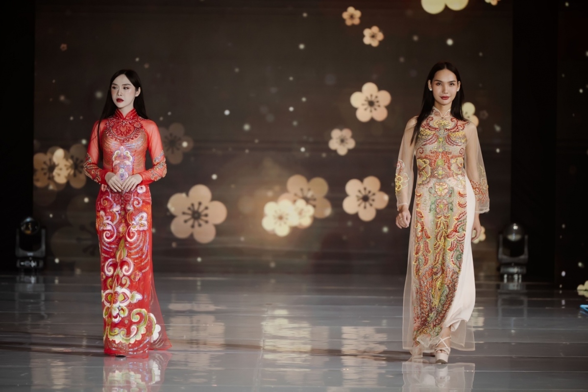 local designer promotes ao dai at bangkok kid international fashion week picture 4
