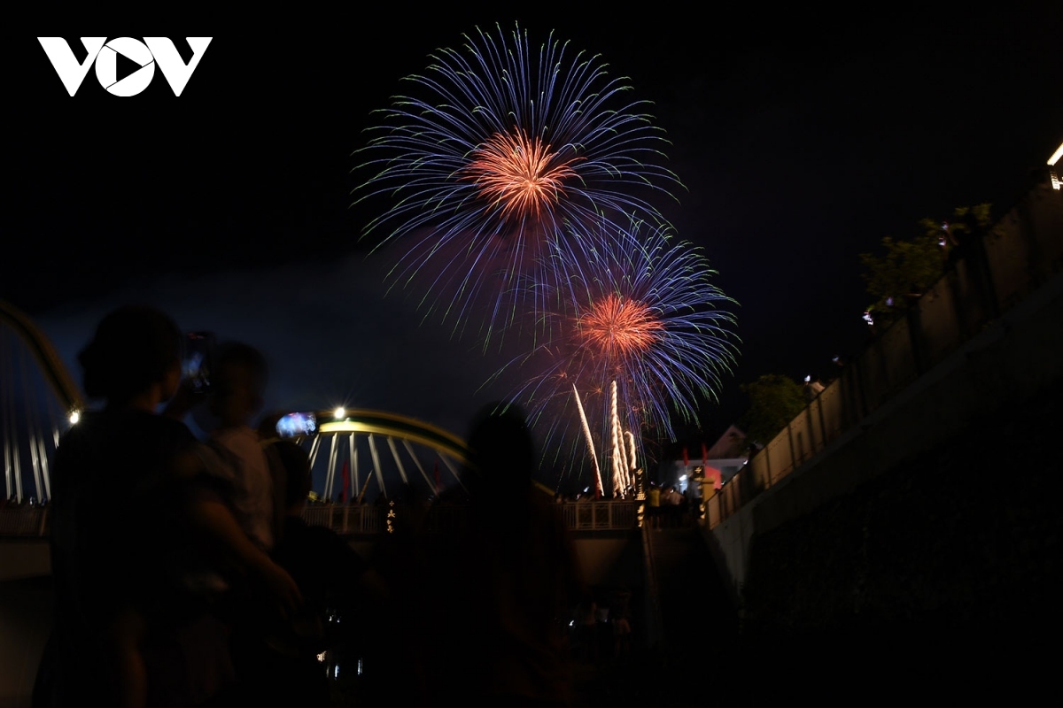 fireworks light up dien bien phu skies for victory day commemoration picture 2